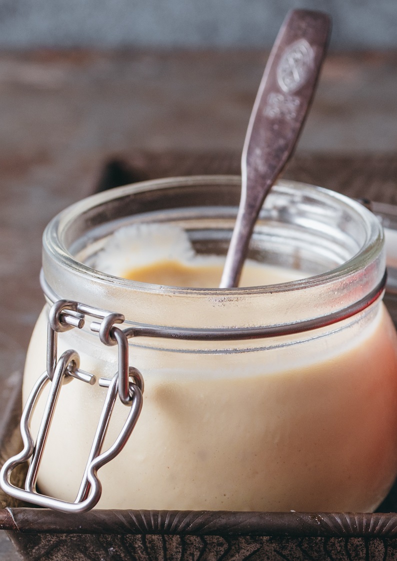 Garlic salad dressing