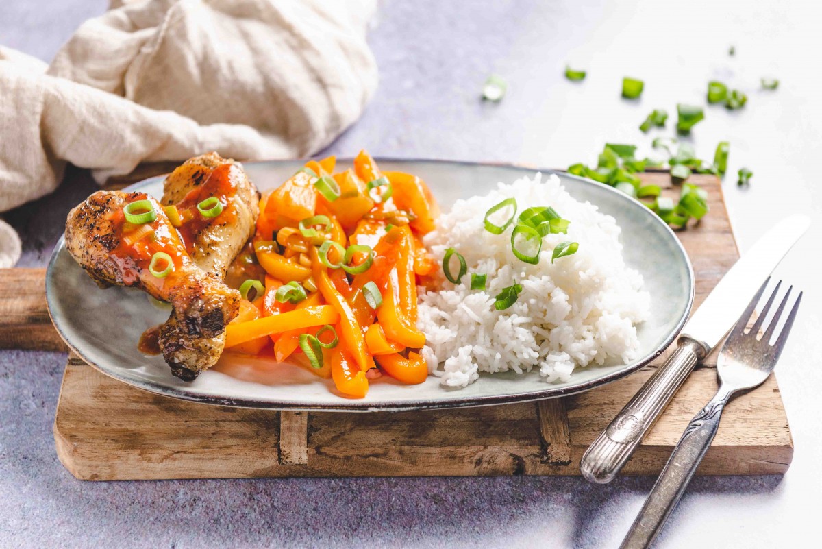 Zoetzure drumsticks met paprika en ananas