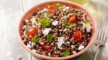linzensalade met tomaat