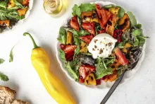 burrata salade met paprika en watermeloen